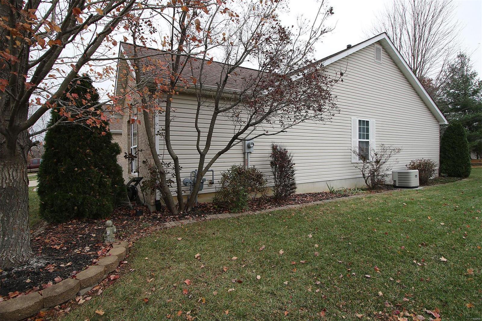 2208 Rachels Way Belleville, IL 62221 - Photo 36 of 47 Gallery Image 36