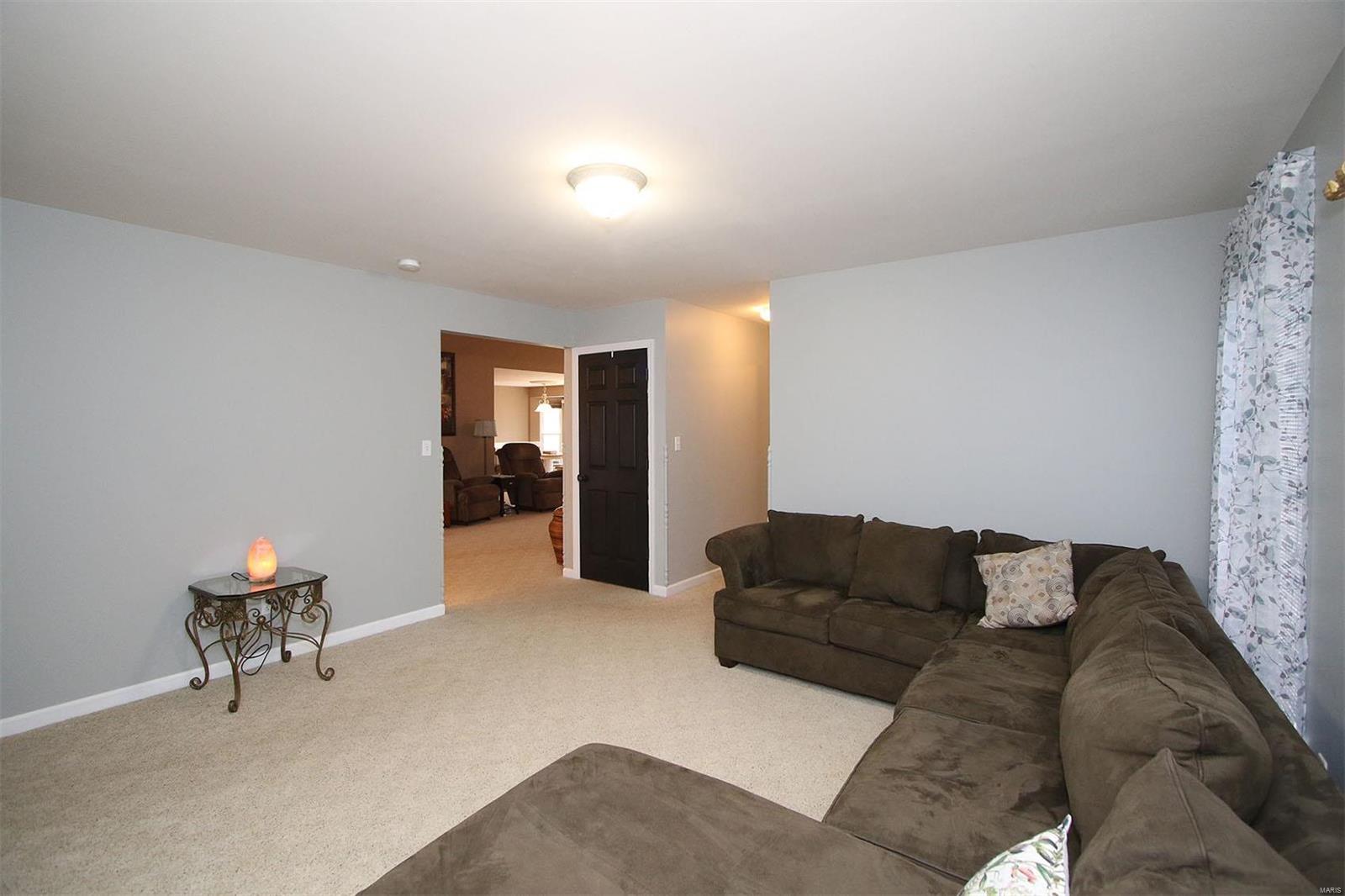 2208 Rachels Way Belleville, IL 62221 - Photo 10 of 47 Gallery Image 10