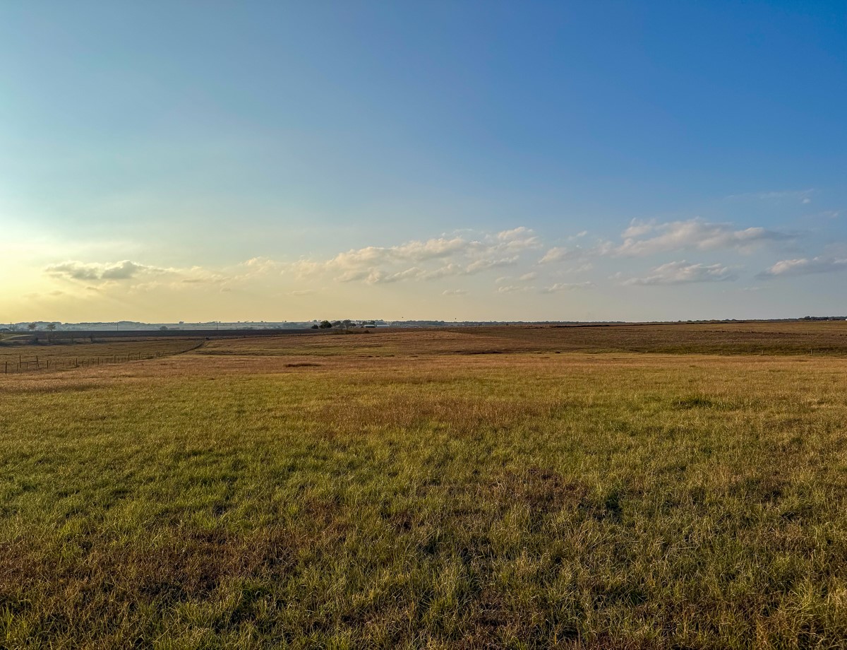 5895 Farek-Loth Road Schulenburg, TX 78956 - Photo 11 of 15 a view of an ocean