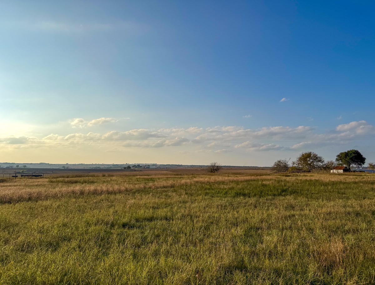 5895 Farek-Loth Road Schulenburg, TX 78956 - Photo 9 of 15 a view of an ocean and beach