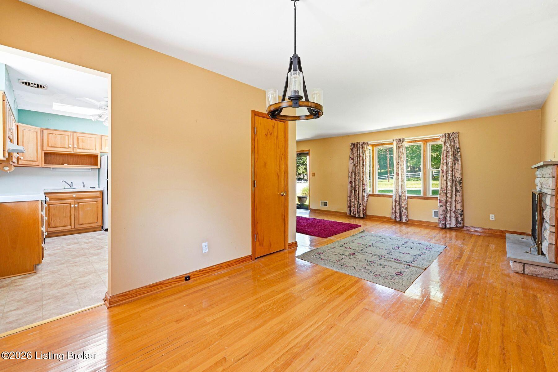9615 3rd Street Road Louisville, KY 40272 - Photo 12 of 63 photo_online_011