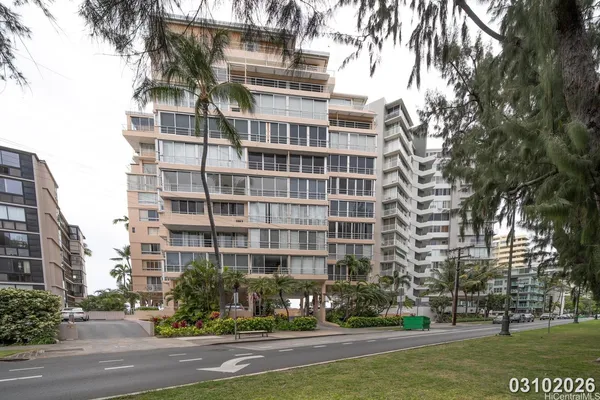 $5,000 | 2979 Kalakaua Avenue, Unit 204, Honolulu, HI 96815