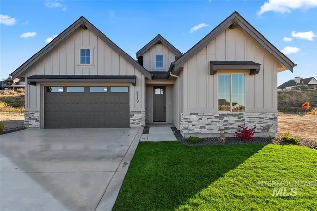 $584,900 | 8119 West Show Horse Court, Meridian, ID 83646