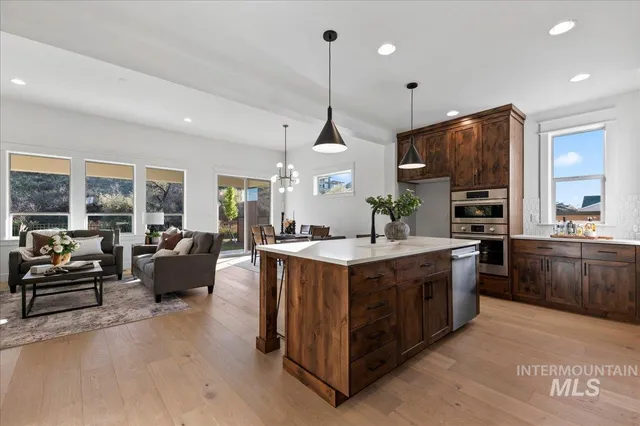 $584,900 | 8119 West Show Horse Court, Meridian, ID 83646