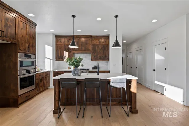 $584,900 | 8119 West Show Horse Court, Meridian, ID 83646