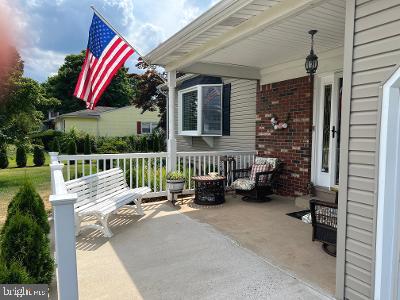 29 Tar Heels Road Hamilton, NJ 08619 - Photo 3 of 22 Front entry patio
