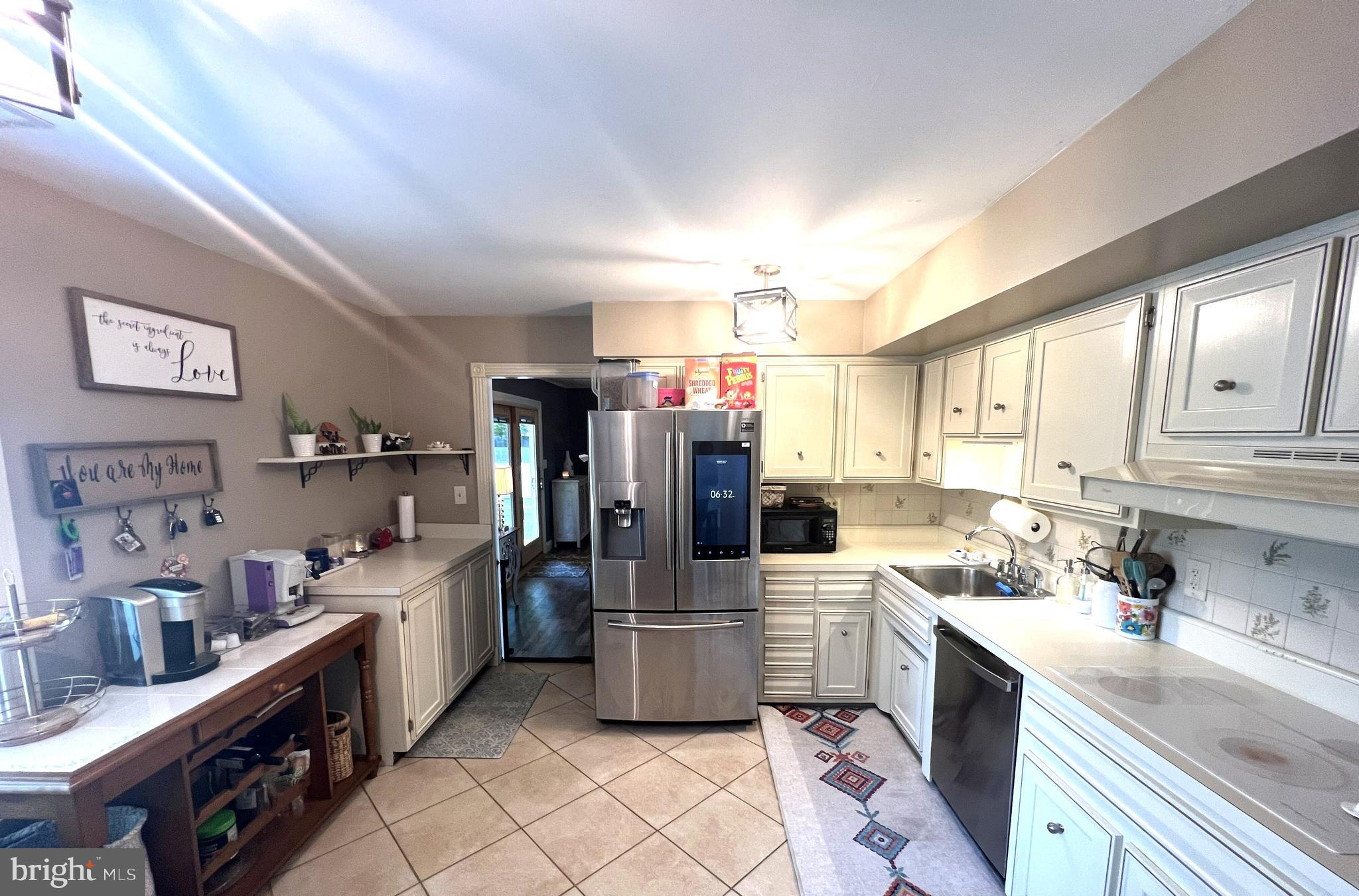 29 Tar Heels Road Hamilton, NJ 08619 - Photo 7 of 22 Kitchen