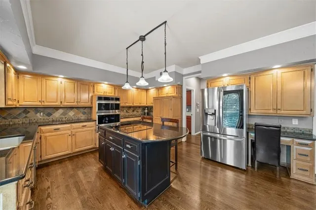 $750,000 | 8618 West 138th Terrace, Overland Park, KS 66223