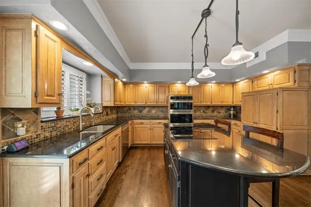 $750,000 | 8618 West 138th Terrace, Overland Park, KS 66223