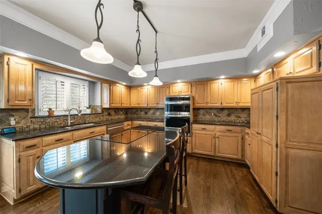 $750,000 | 8618 West 138th Terrace, Overland Park, KS 66223