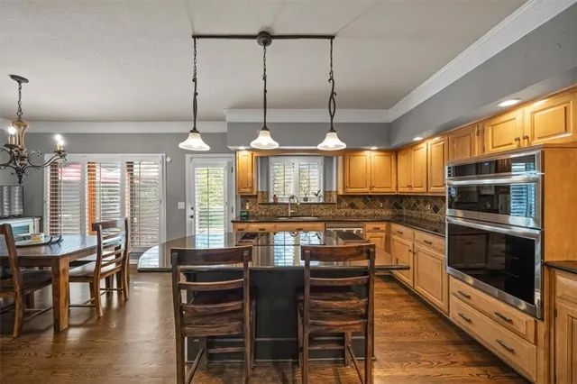 $750,000 | 8618 West 138th Terrace, Overland Park, KS 66223