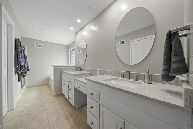 $750,000 | 8618 West 138th Terrace, Overland Park, KS 66223