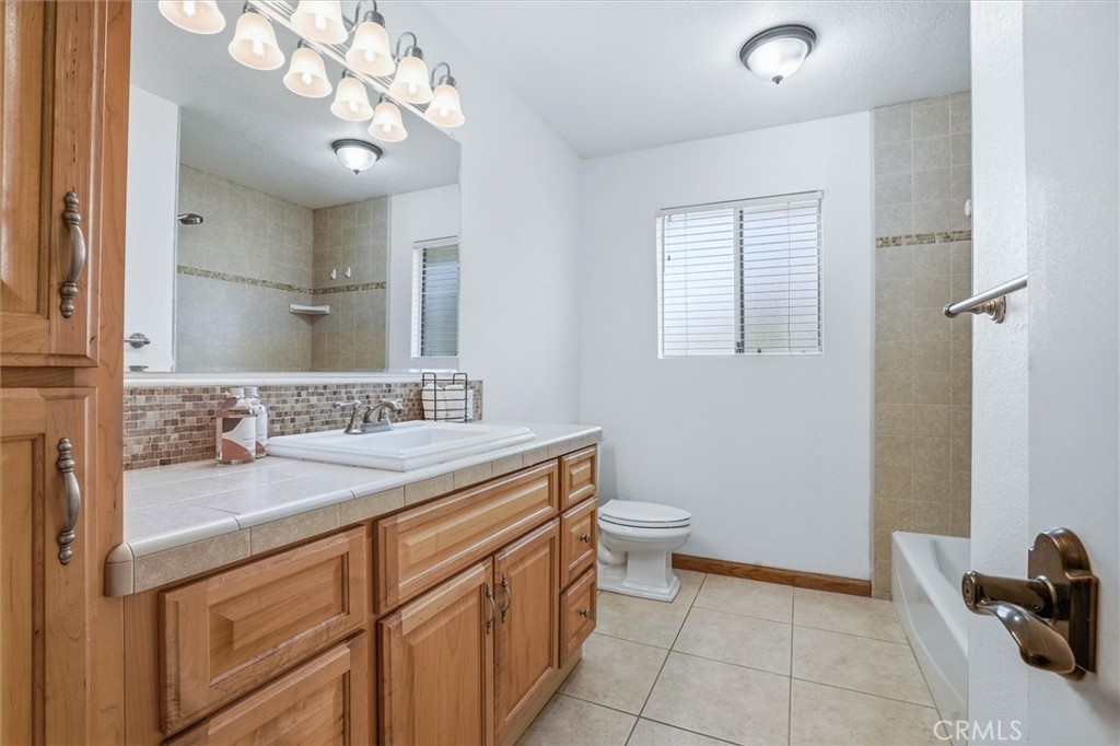 652 Pomeroy Road Nipomo, CA 93444 - Photo 24 of 60 Primary Bathroom