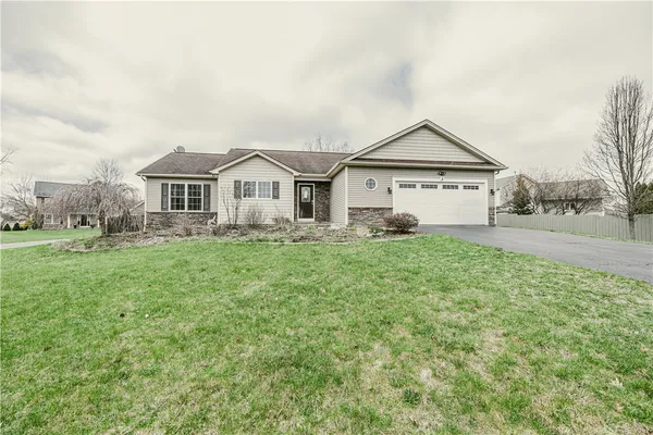 $299,900 | 3 Kings Way, Chili, NY 14624