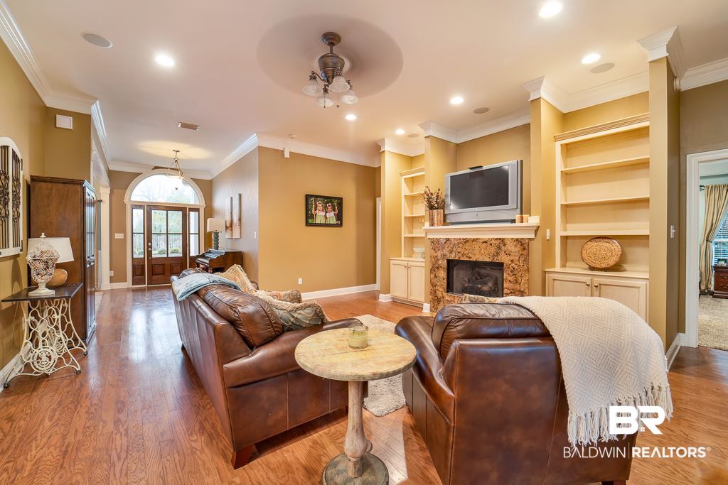 24958 Bosbyshell Avenue Daphne, AL 36526 - Photo 4 of 32 Family Room