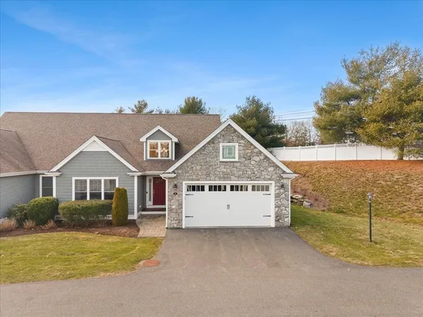 $639,900 | 8 Eagle Way, Unit 8, Lakeville, MA 02347