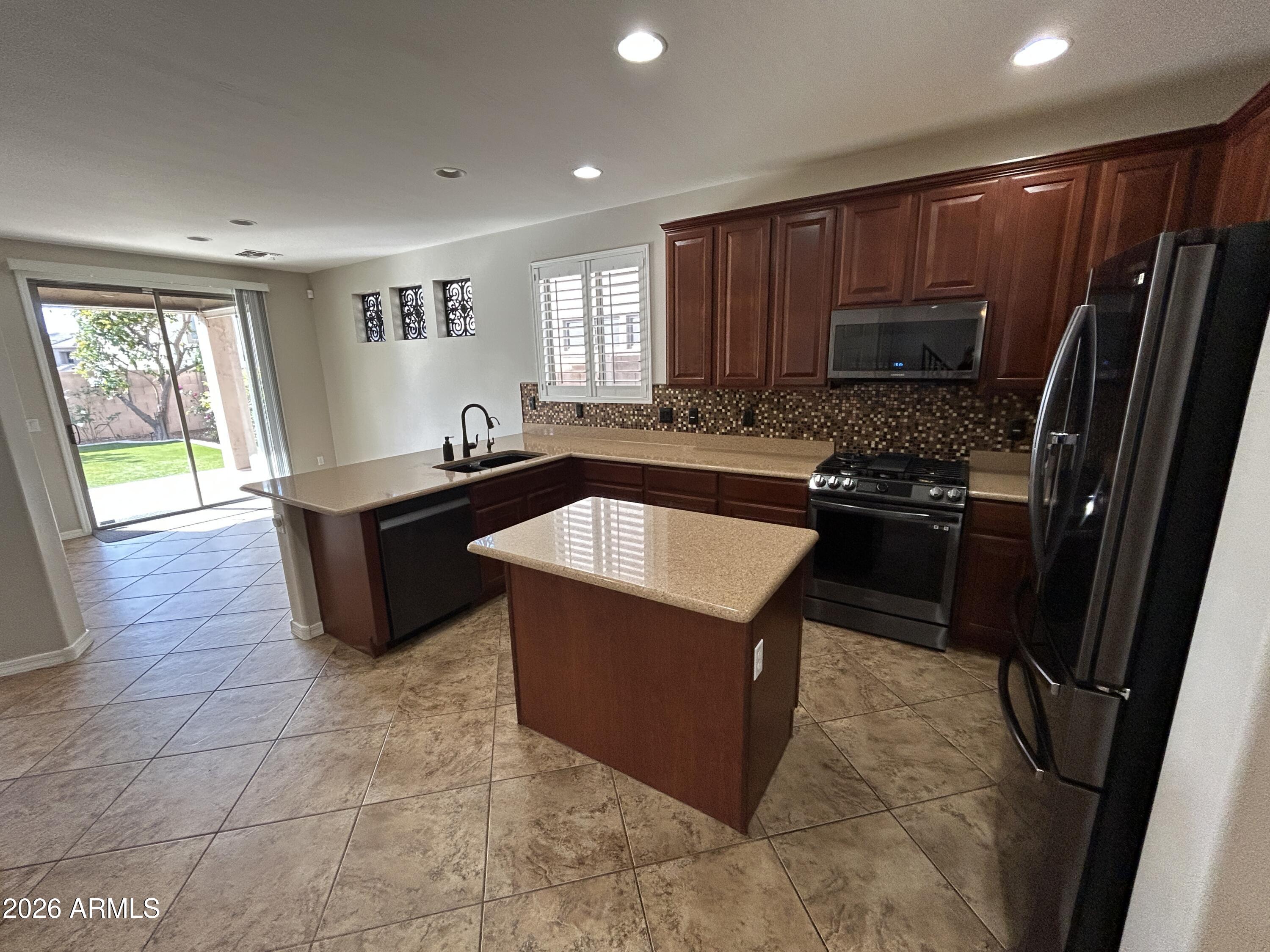 5411 West Rowel Road Phoenix, AZ 85083 - Photo 3 of 29