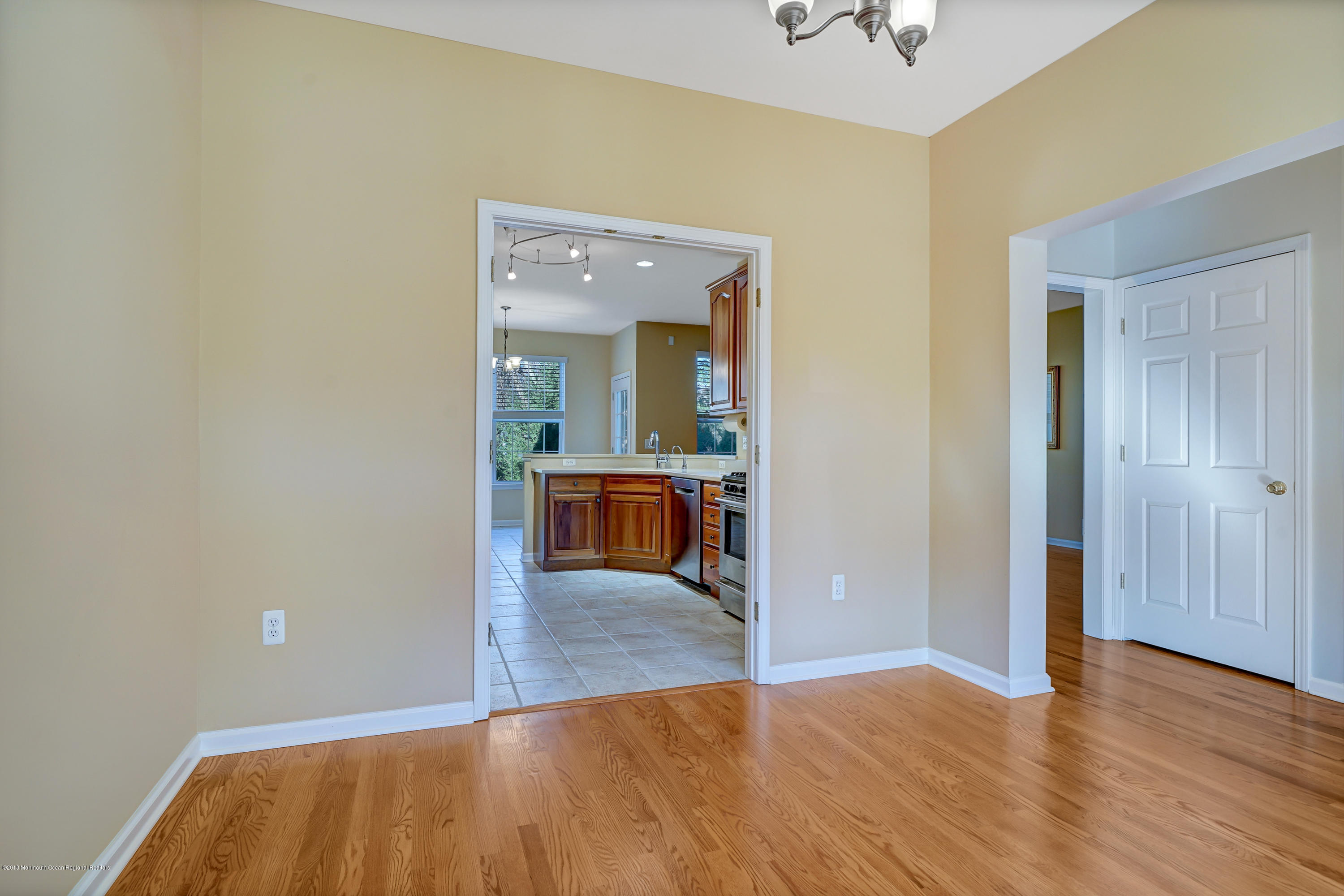 3 Courtyard Lane Brielle, NJ 08730 - Photo 9 of 36 24