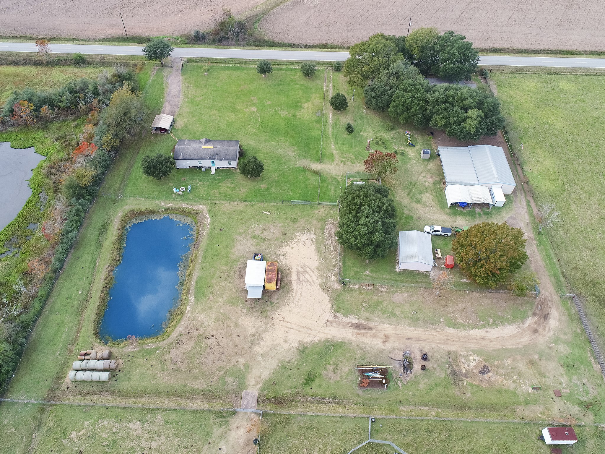22234 Castle Road Waller, TX 77484 - Photo 4 of 50 a bird view of a house with a yard