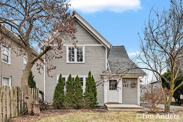 $449,900 | 142 Carlton Avenue Southeast, Grand Rapids, MI 49506