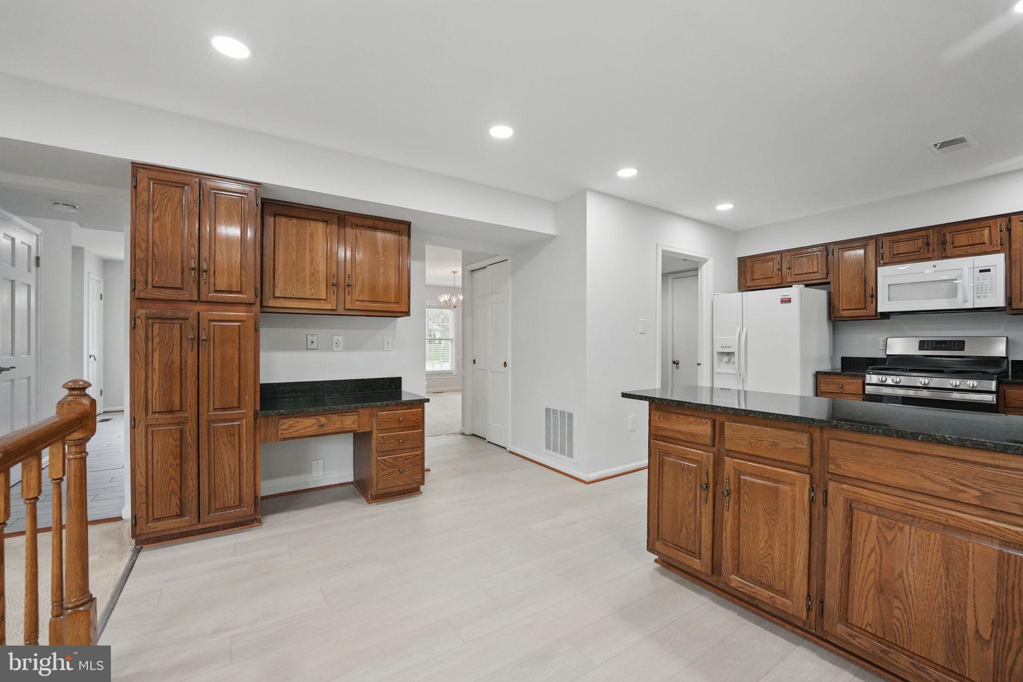 7700 Gralnick Place Springfield, VA 22153 - Photo 14 of 62 Kitchen