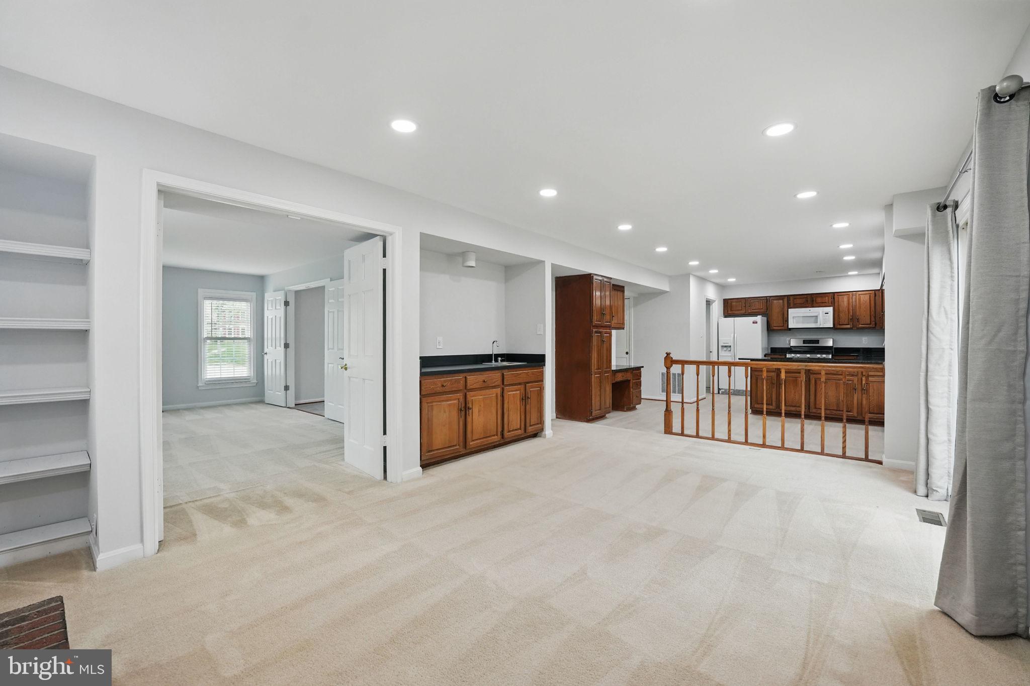7700 Gralnick Place Springfield, VA 22153 - Photo 3 of 62 Gallery Image 3