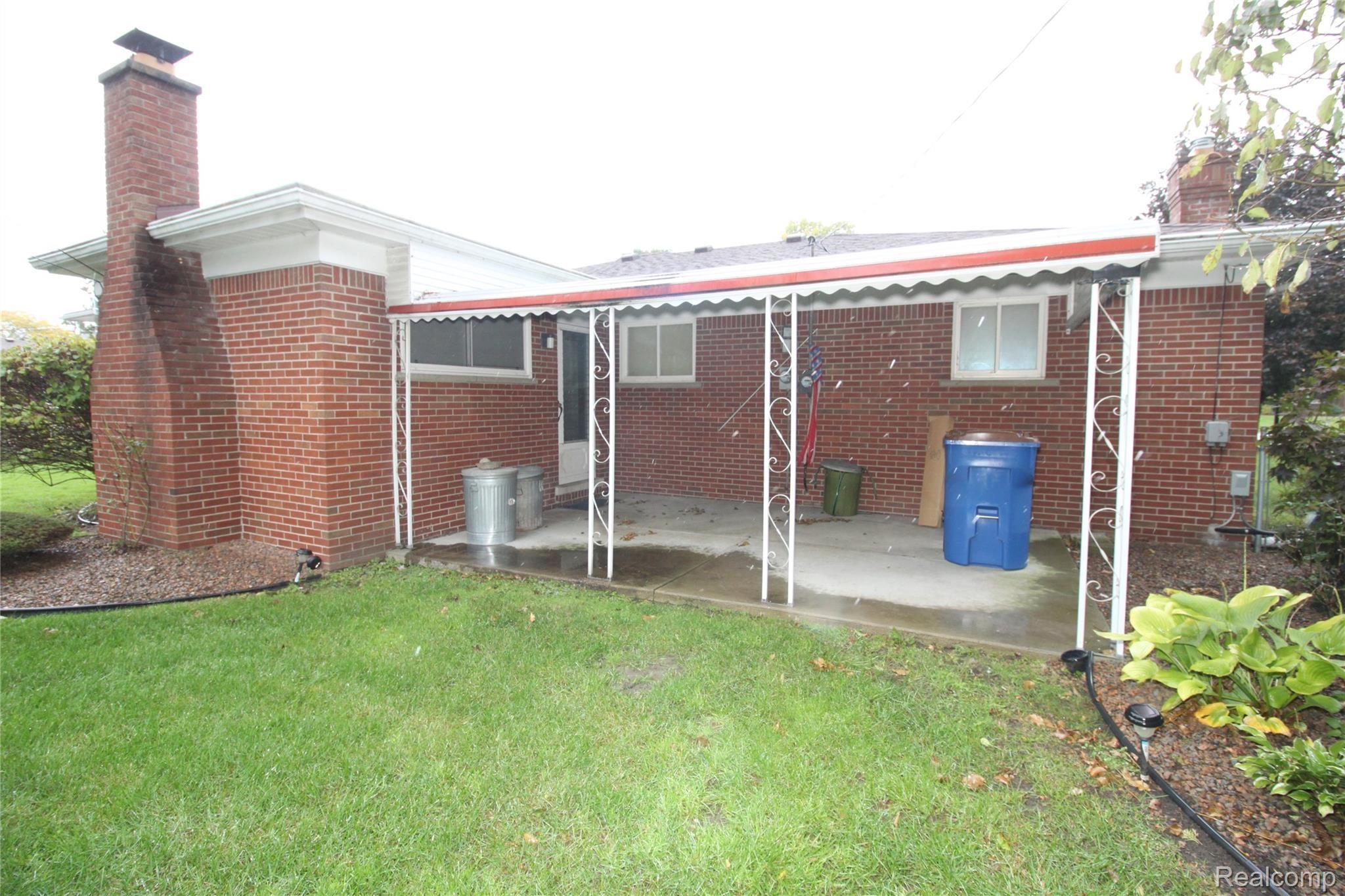 8650 Chicago Road Warren, MI 48093 - Photo 5 of 32 IMG_1467.JPG