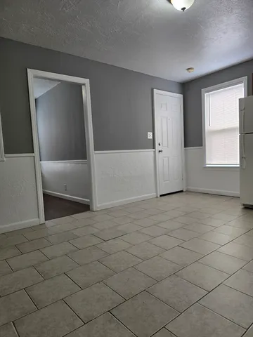 $325 | 40 Aetna Street, Unit 3, Fall River, MA 02724