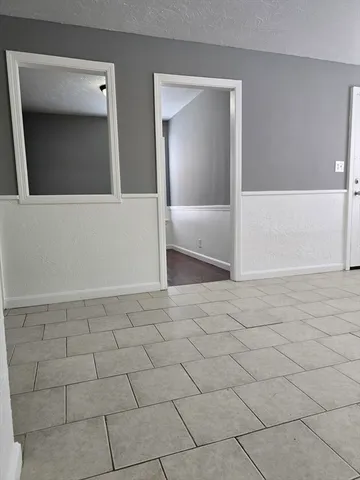 $325 | 40 Aetna Street, Unit 3, Fall River, MA 02724