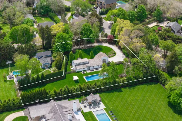 $3,995,000 | 407 North Sea Mecox Road, Southampton, NY 11968