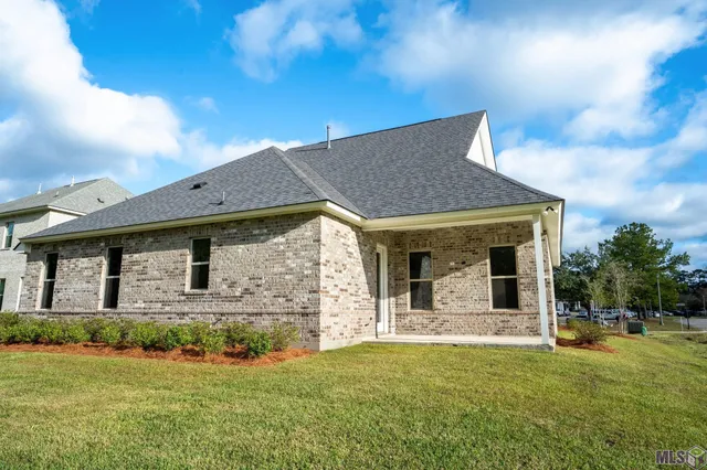$409,000 | 30652 Blue Wing Crescent, Springfield, LA 70462