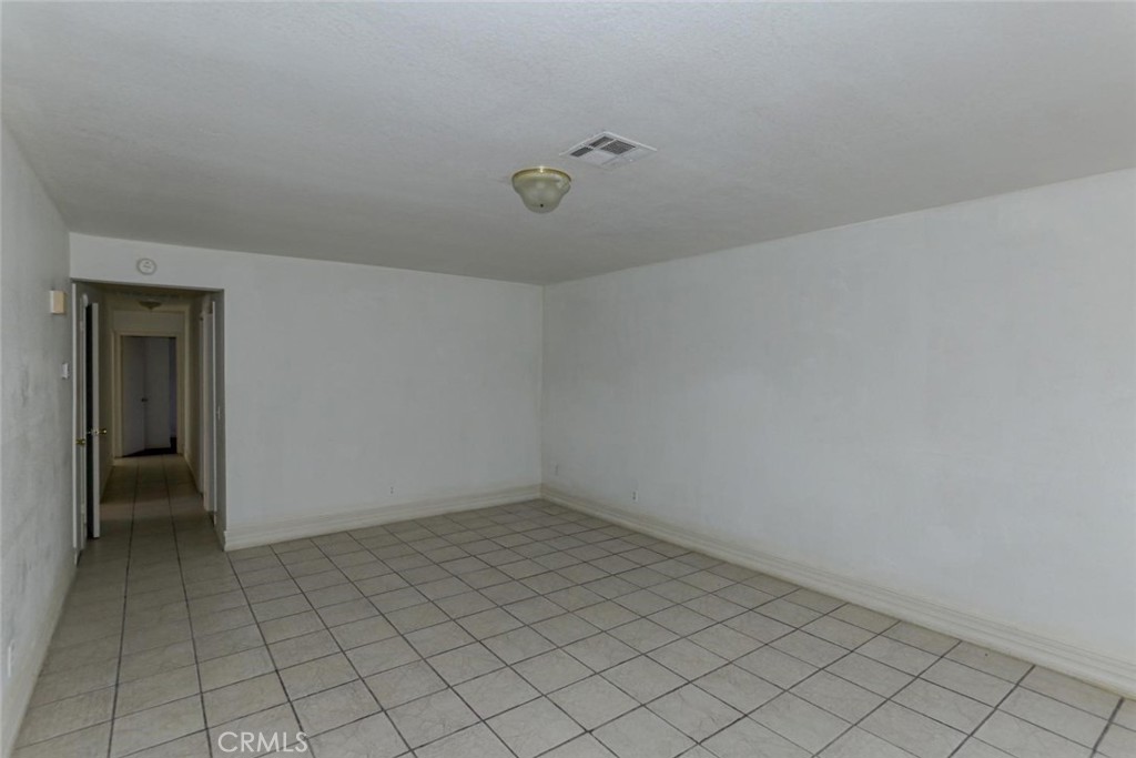 268 East 10th Street Merced, CA 95341 - Photo 8 of 30