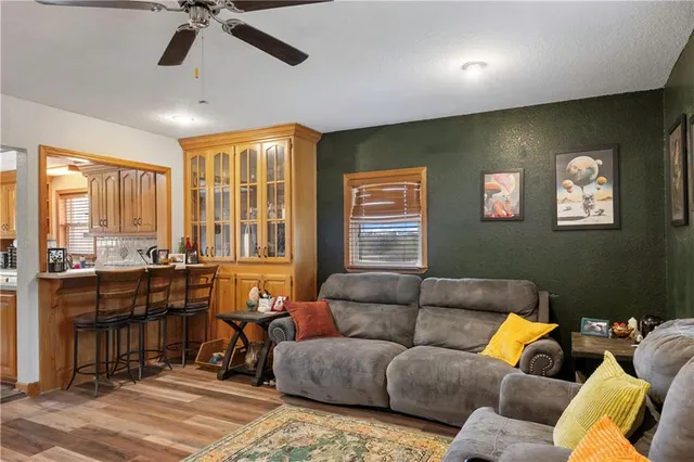 $225,000 | 605 East 2nd Street, Dearborn, MO 64439