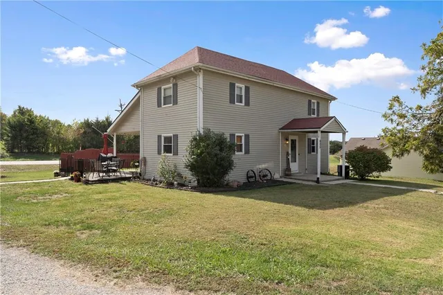 $225,000 | 605 East 2nd Street, Dearborn, MO 64439