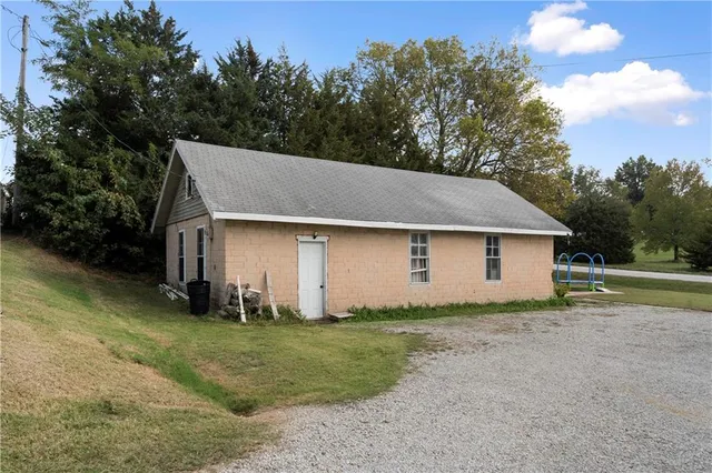 $225,000 | 605 East 2nd Street, Dearborn, MO 64439