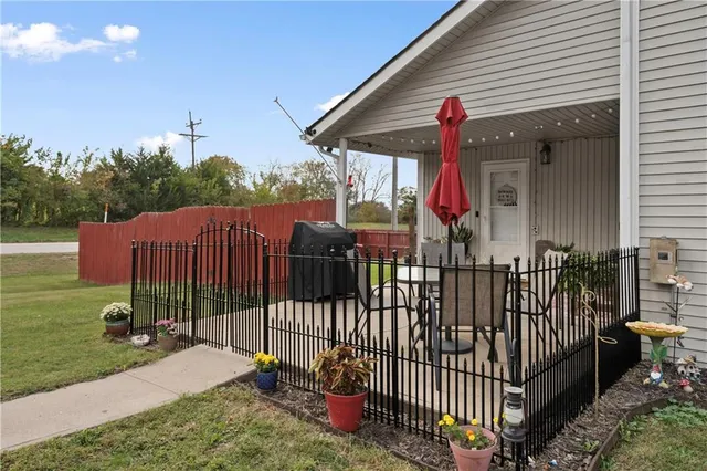 $225,000 | 605 East 2nd Street, Dearborn, MO 64439