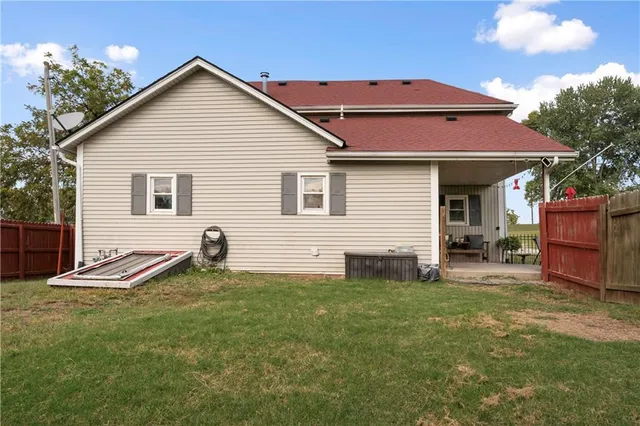 $225,000 | 605 East 2nd Street, Dearborn, MO 64439