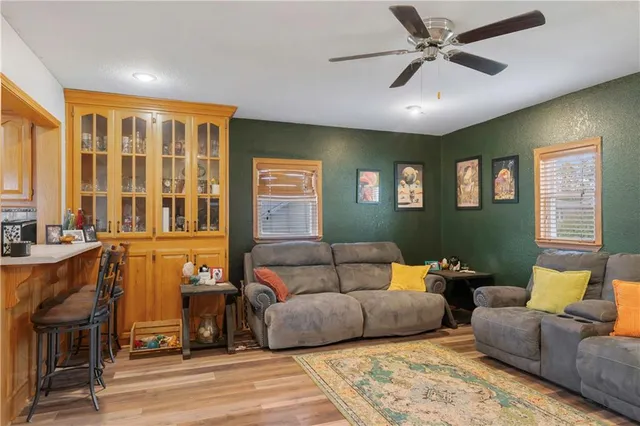 $225,000 | 605 East 2nd Street, Dearborn, MO 64439