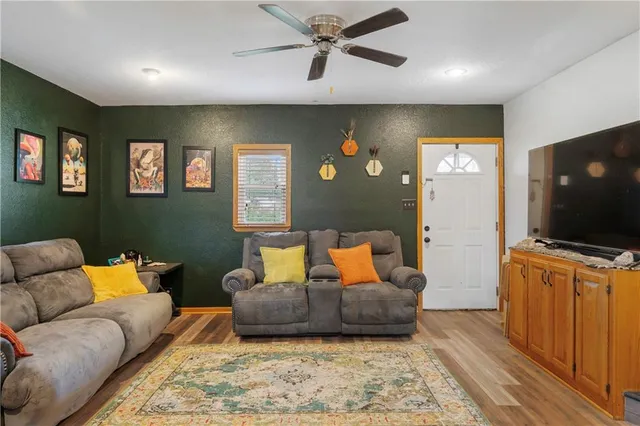 $225,000 | 605 East 2nd Street, Dearborn, MO 64439