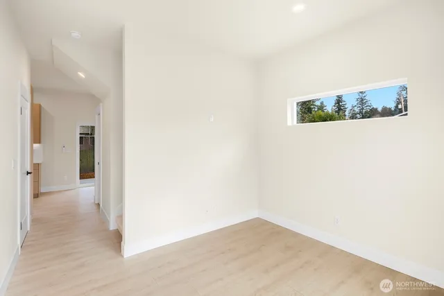 $530,000 | 11918 4th Avenue Southwest, Unit B, Burien, WA 98146