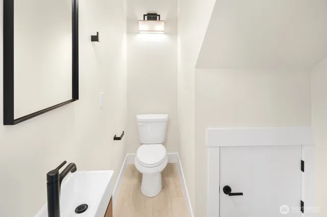 $530,000 | 11918 4th Avenue Southwest, Unit B, Burien, WA 98146