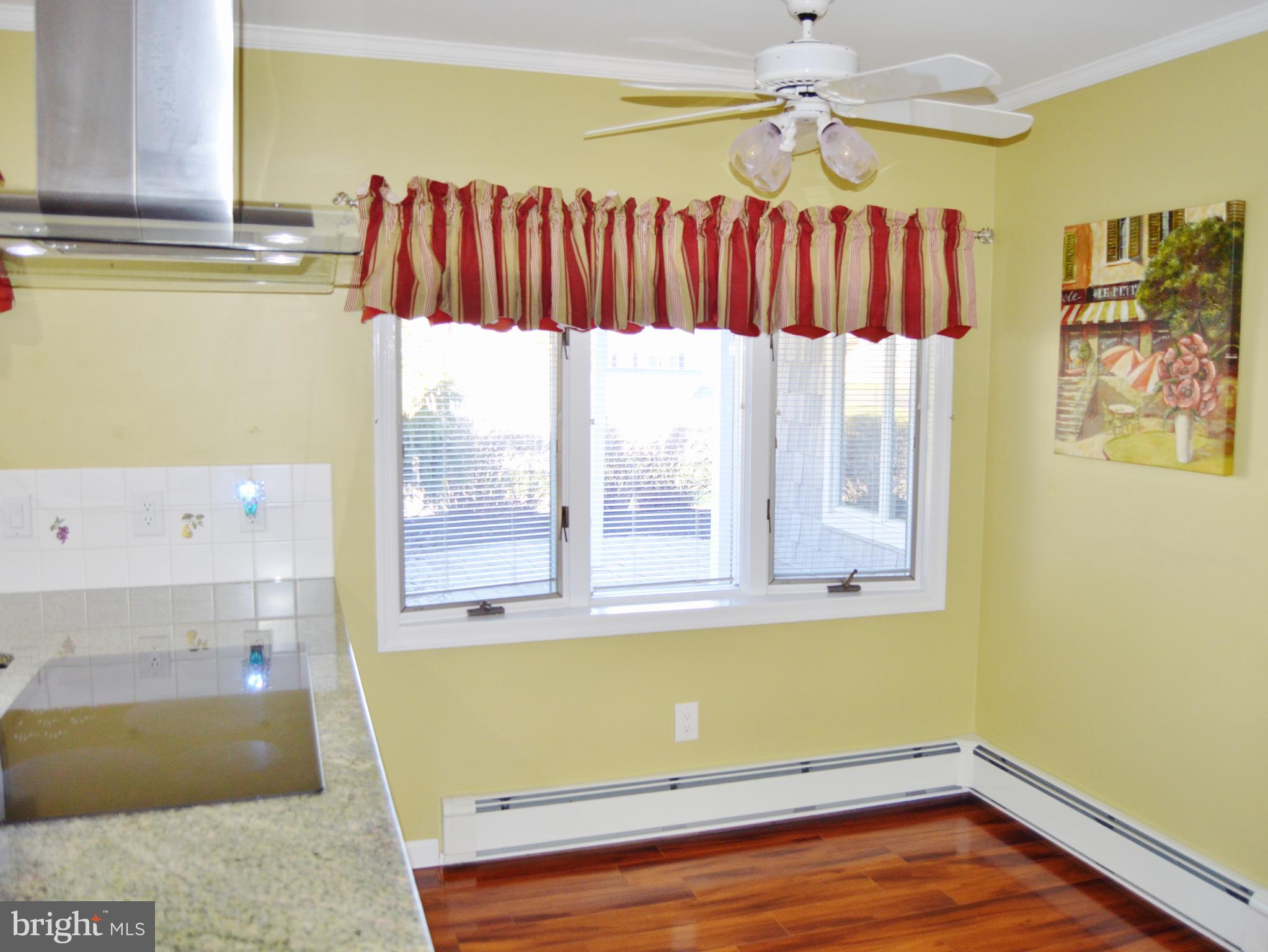 7 Round Hill Road Levittown, PA 19056 - Photo 14 of 68 Eat-in Kitchen
