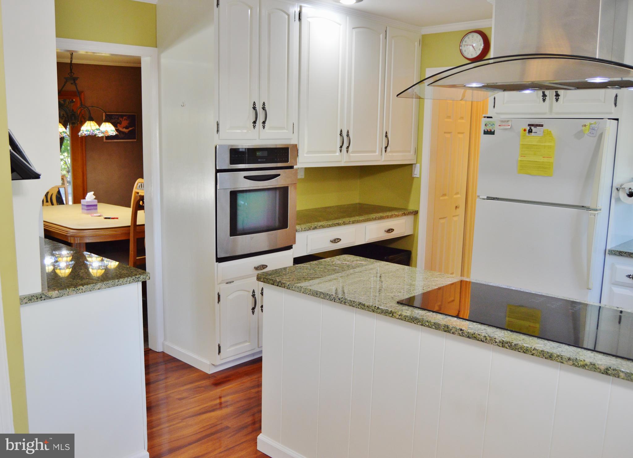 7 Round Hill Road Levittown, PA 19056 - Photo 15 of 68 Granite Countertops