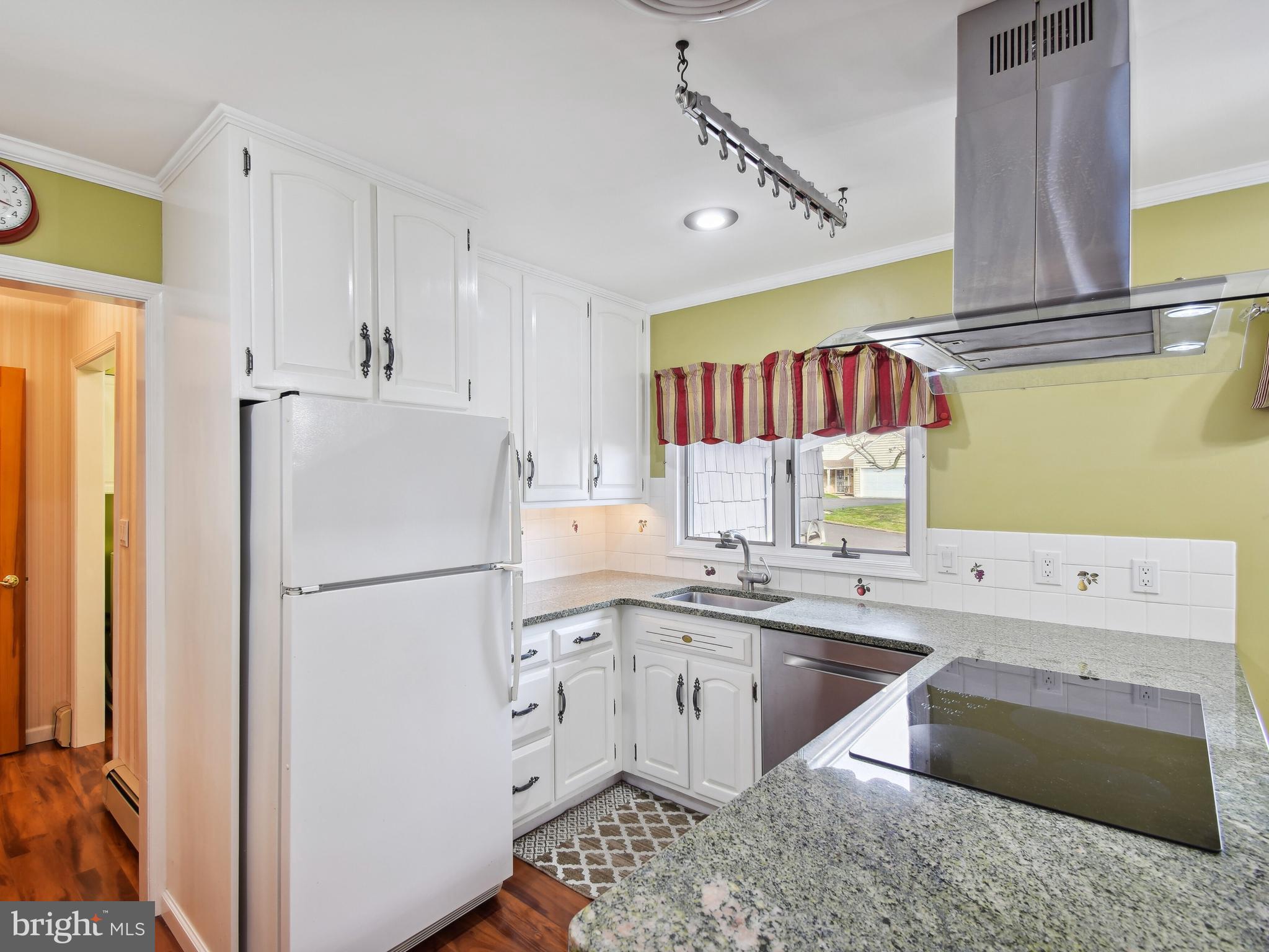 7 Round Hill Road Levittown, PA 19056 - Photo 16 of 68