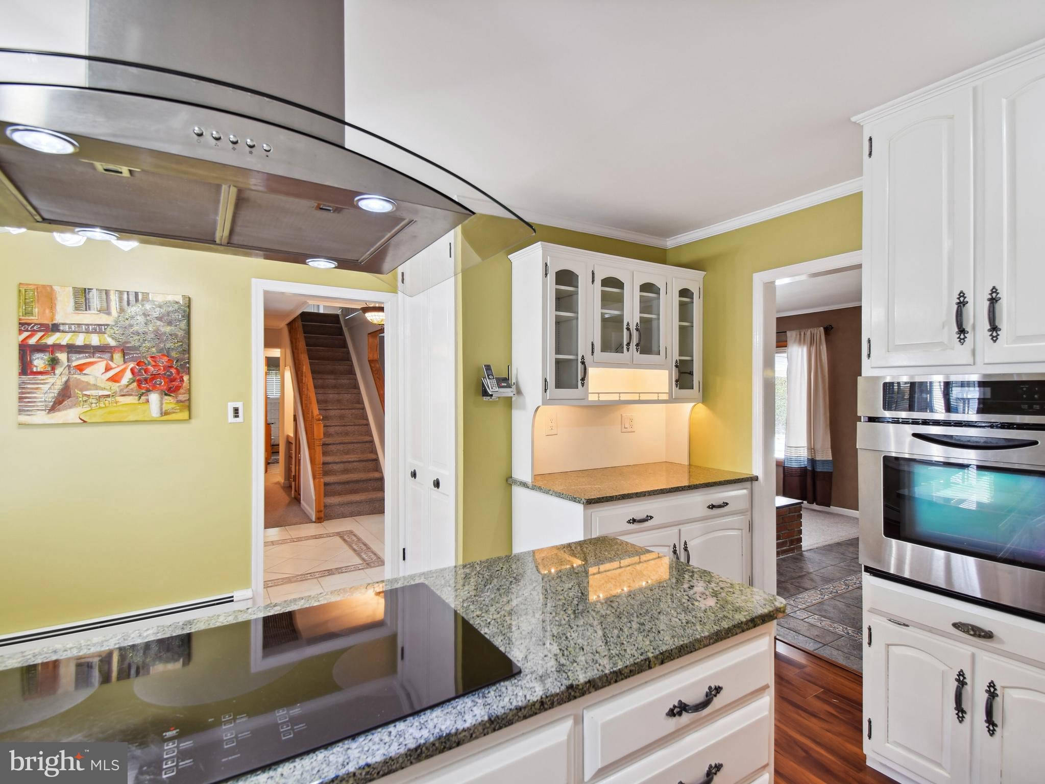 7 Round Hill Road Levittown, PA 19056 - Photo 18 of 68 36", 5 Burner,
Induction Cooktop