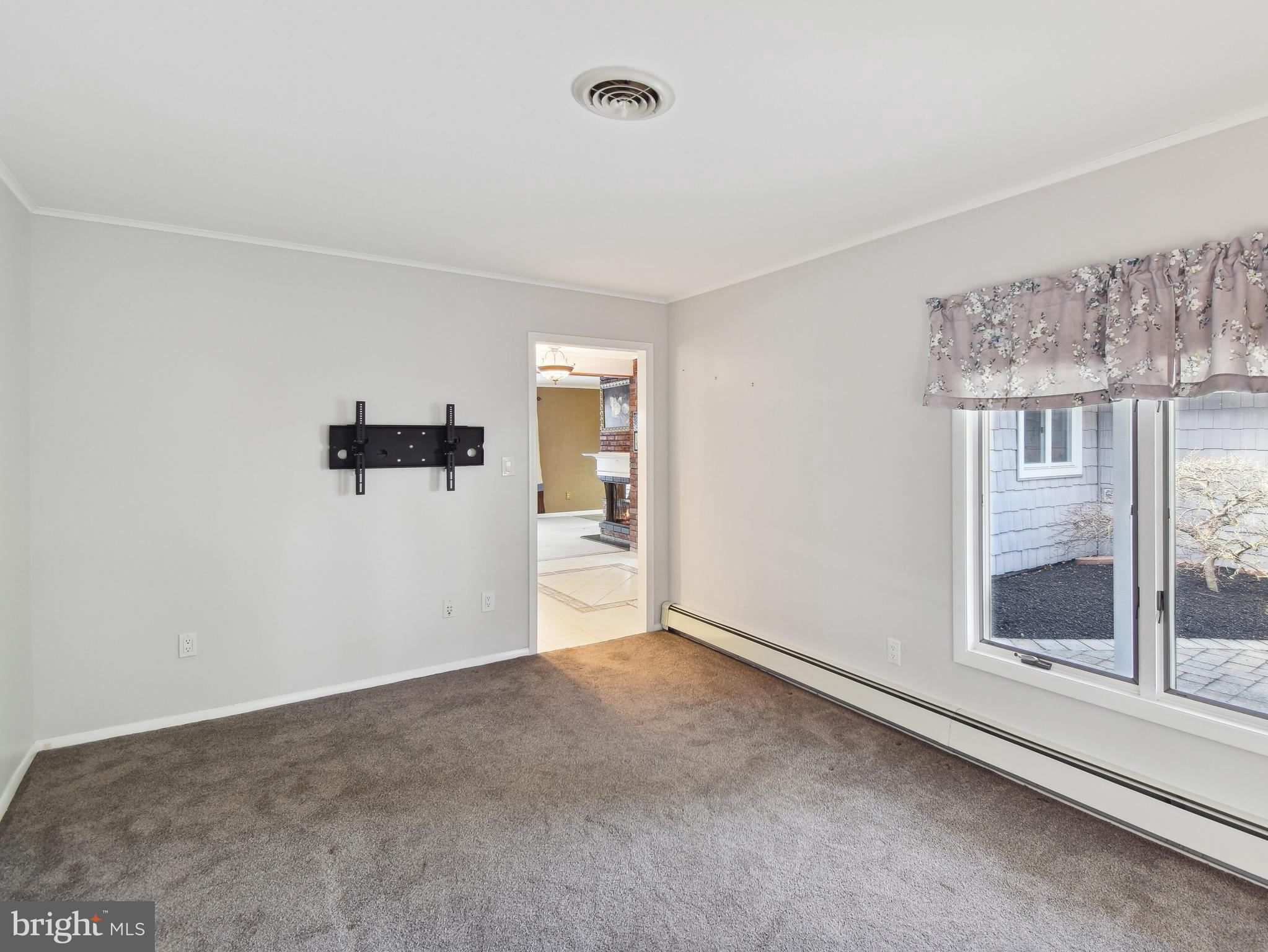 7 Round Hill Road Levittown, PA 19056 - Photo 22 of 68 Office/TV Room