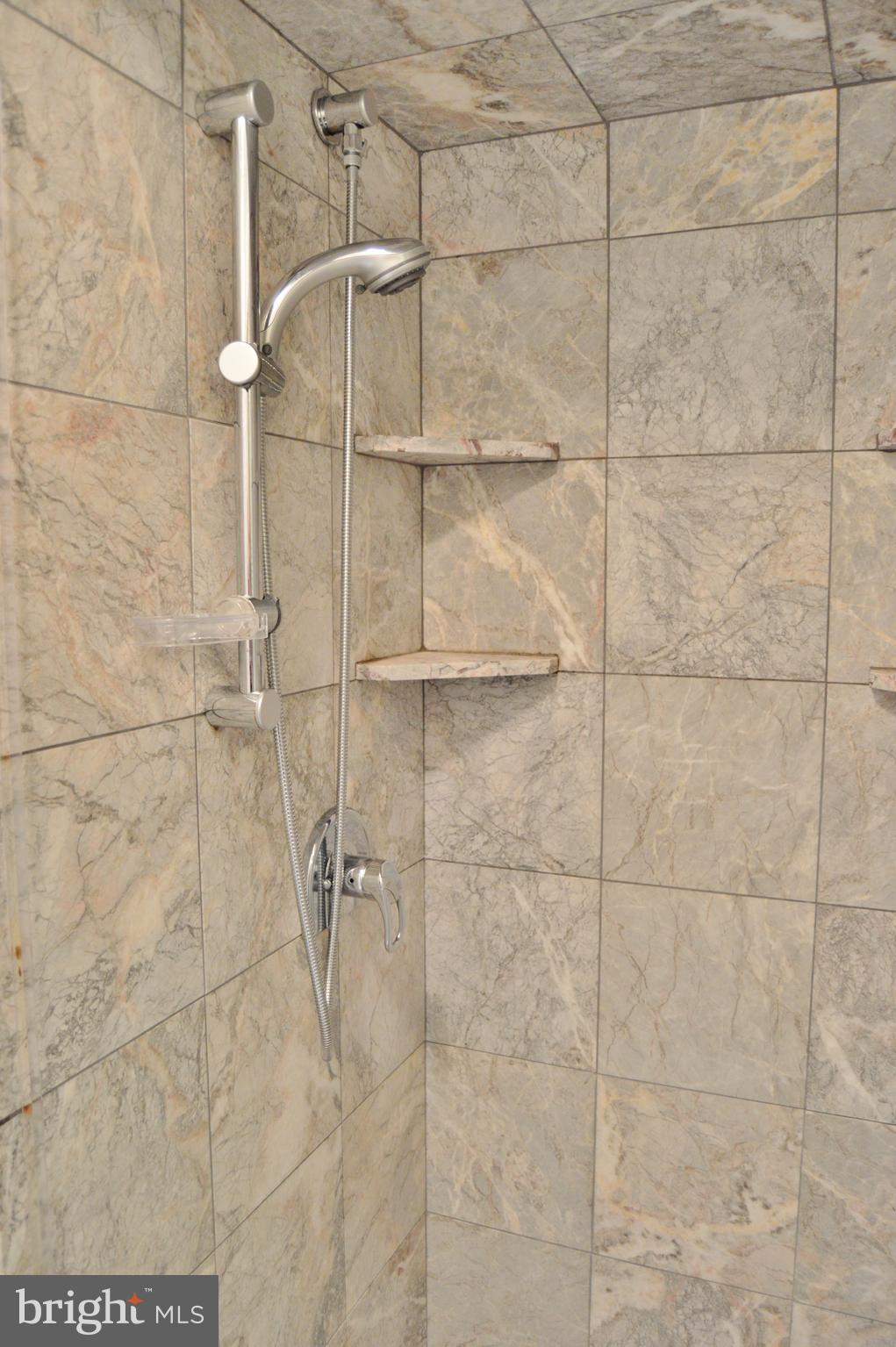 7 Round Hill Road Levittown, PA 19056 - Photo 28 of 68 Grohe shower fixture