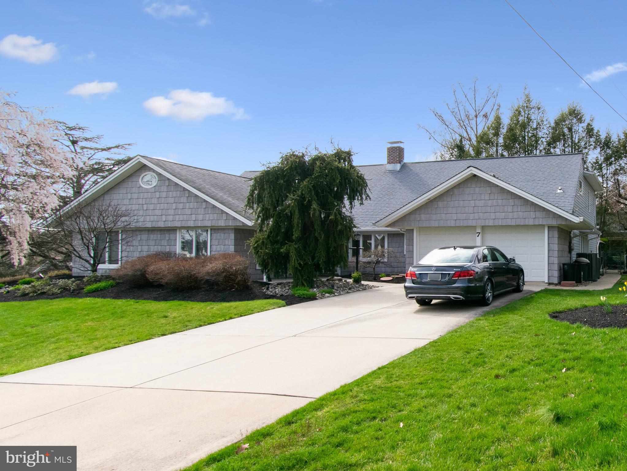 7 Round Hill Road Levittown, PA 19056 - Photo 3 of 68 Front