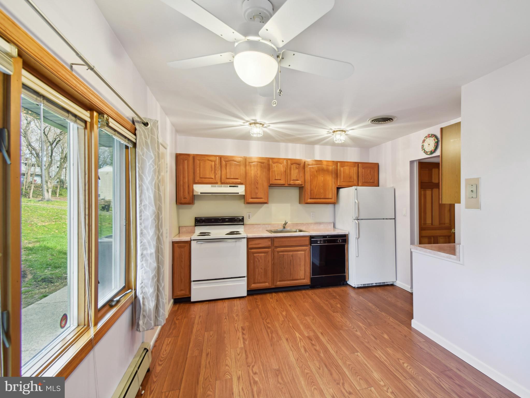 7 Round Hill Road Levittown, PA 19056 - Photo 47 of 68 In-law Suite