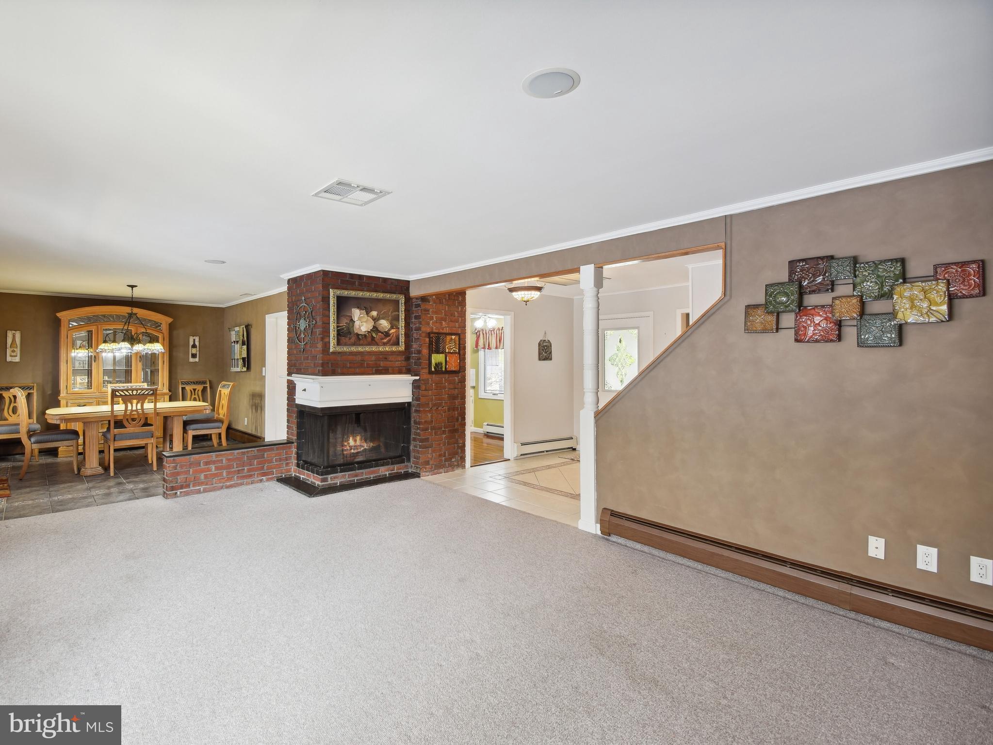 7 Round Hill Road Levittown, PA 19056 - Photo 9 of 68 Living Room